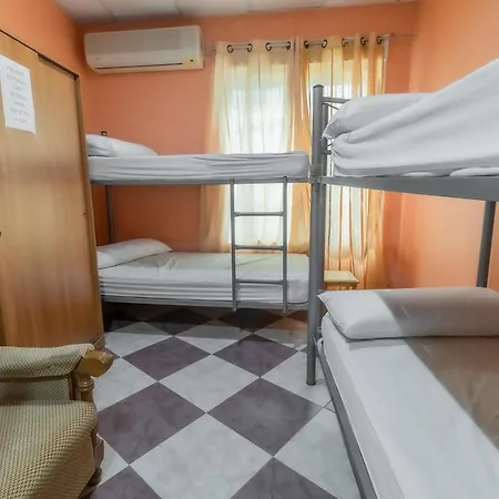 Rojo Plata Hostal *