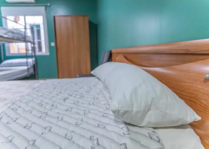 Hostal Rojo Plata Torremegía