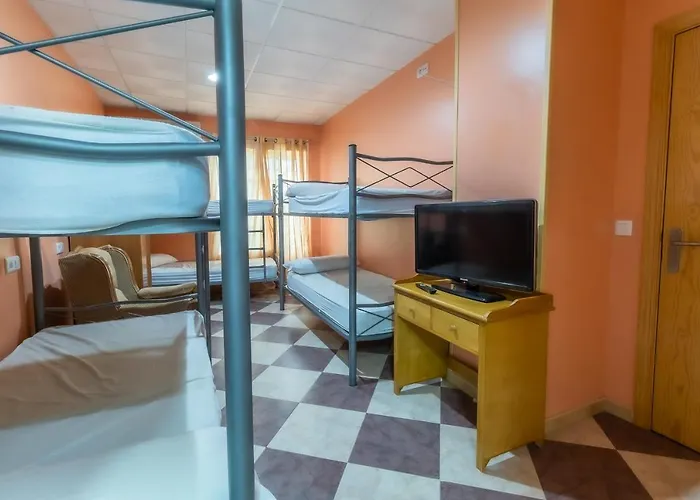 Rojo Plata Hostal Torremegía